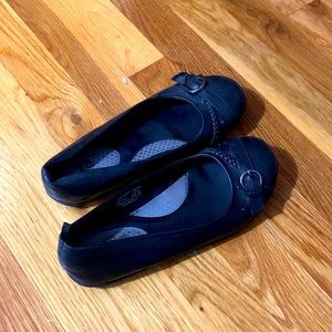 Faded Glory flat shoes